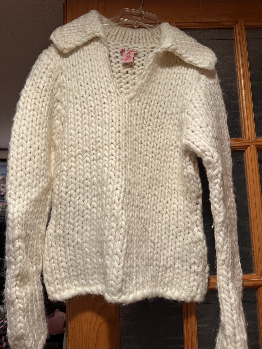 Hand-Knit Cream Chunky V-Neck Sweater with Collar